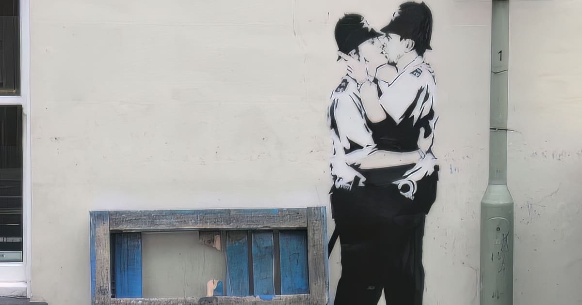 "Kissing Coppers" de Banksy